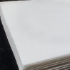 Detalle de la textura de servilleta punta a punta 20x20 con impresión CMYK.
