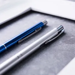 Bolígrafos de aluminio personalizables con láser